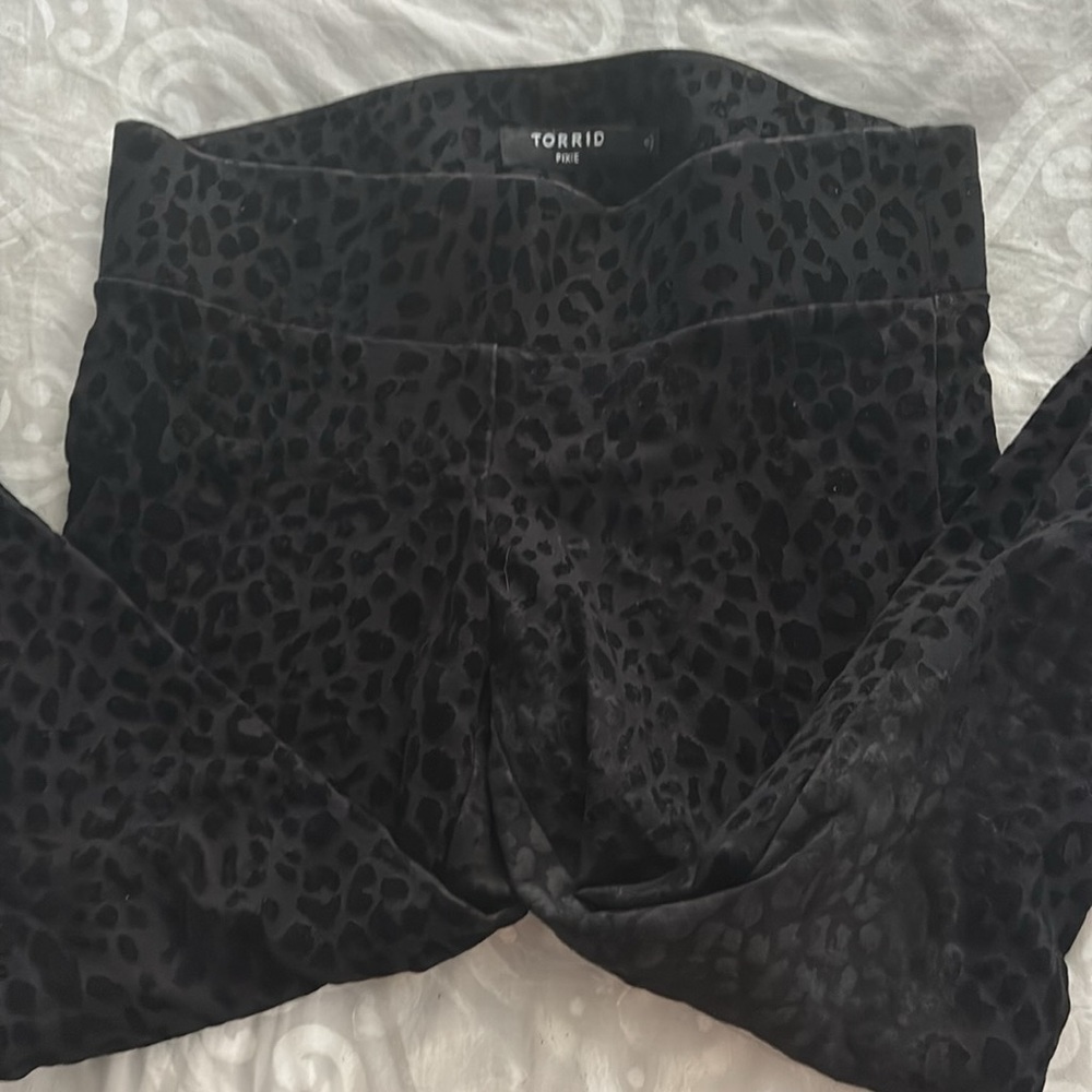 Torrid Pixie Pull On Velvet Leopard Print Legging… - image 4